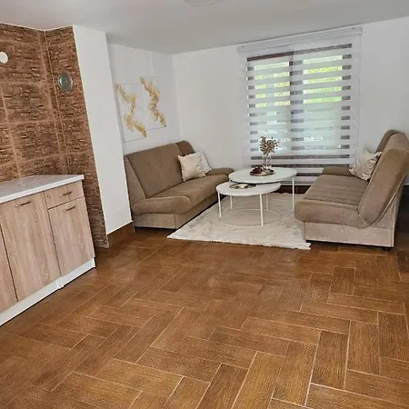 Top Holiday Kuca Sa Bazenom Lukavac (Tuzla)